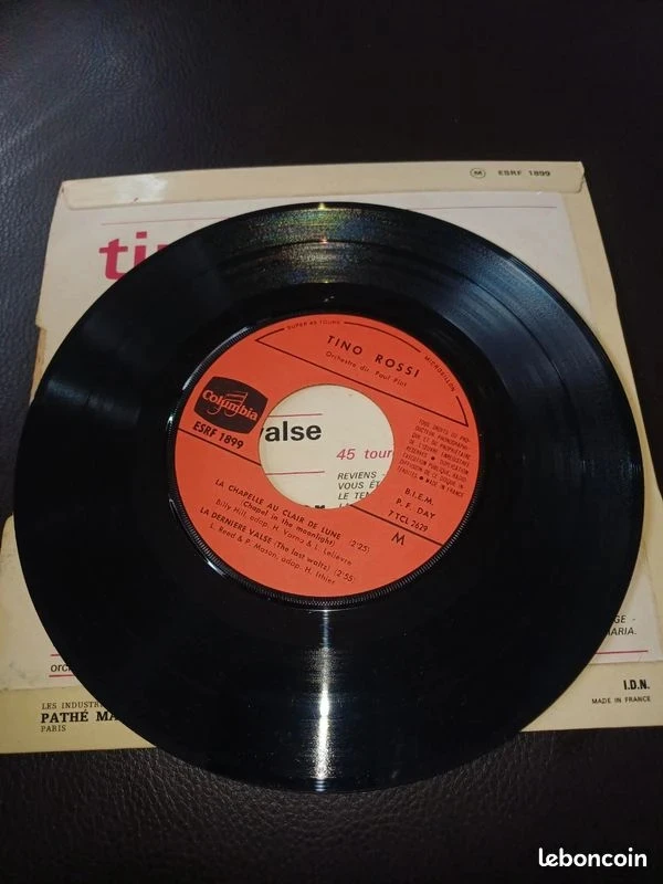 45rpm vinyl record Tino Rossi – photo 3